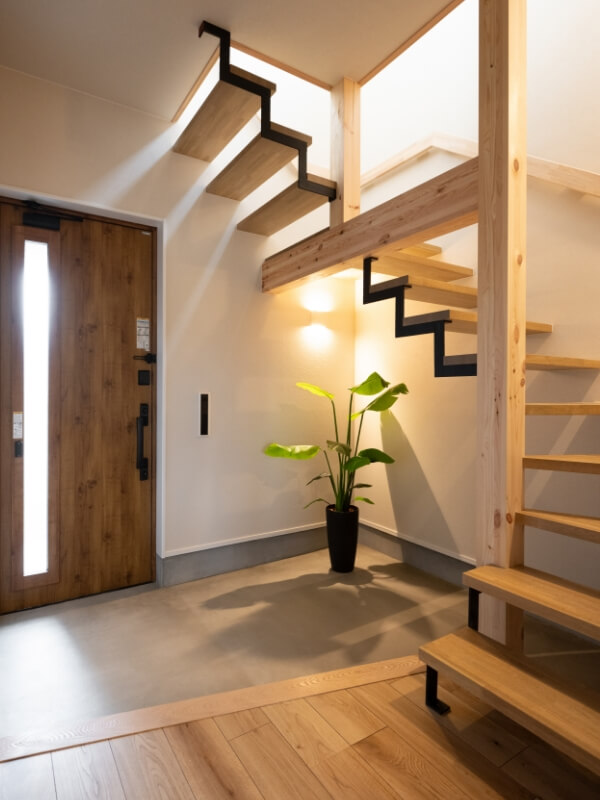 伝統に根ざした確かな技術で、今と未来の暮らしに寄り添う家づくりを。