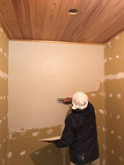塗り壁施工中