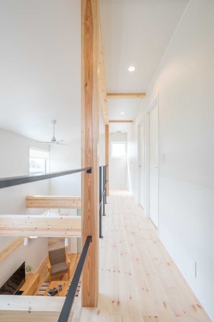 黒の焼杉外壁がかっこいい家