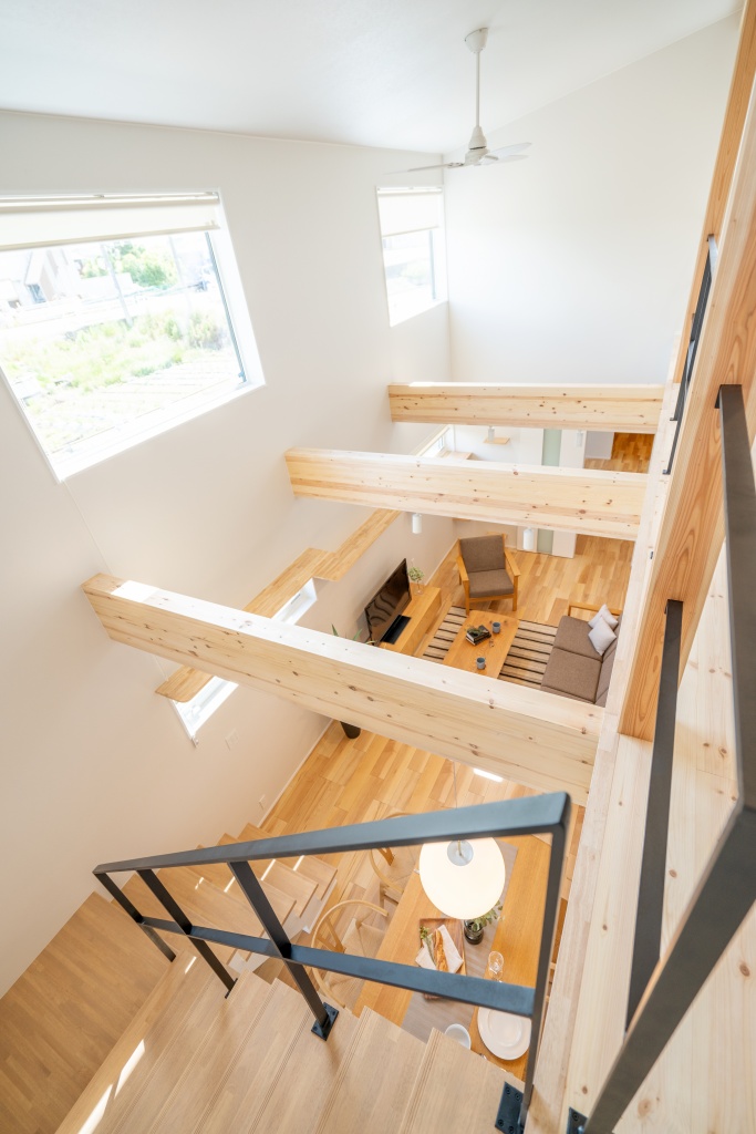 黒の焼杉外壁がかっこいい家