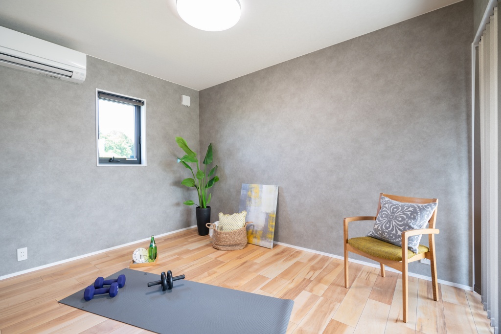 黒の焼杉外壁がかっこいい家