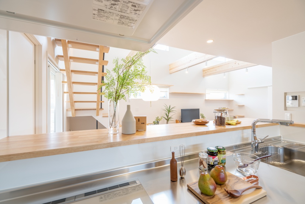 黒の焼杉外壁がかっこいい家