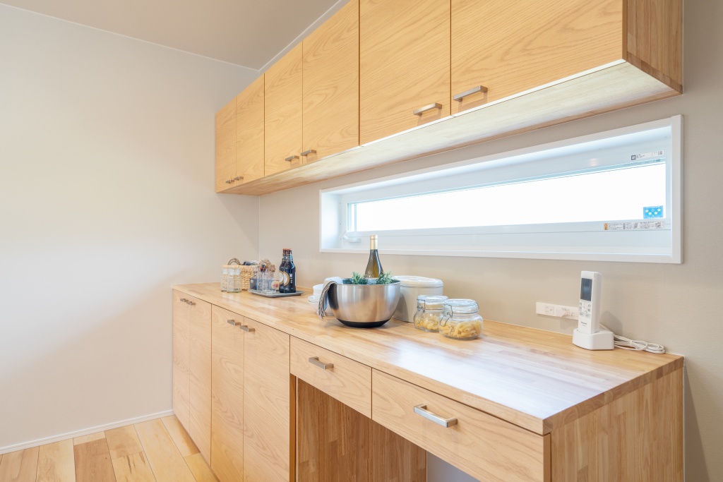 黒の焼杉外壁がかっこいい家