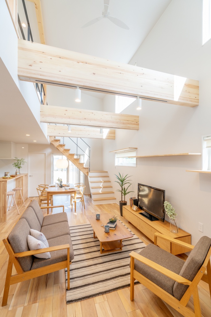 黒の焼杉外壁がかっこいい家