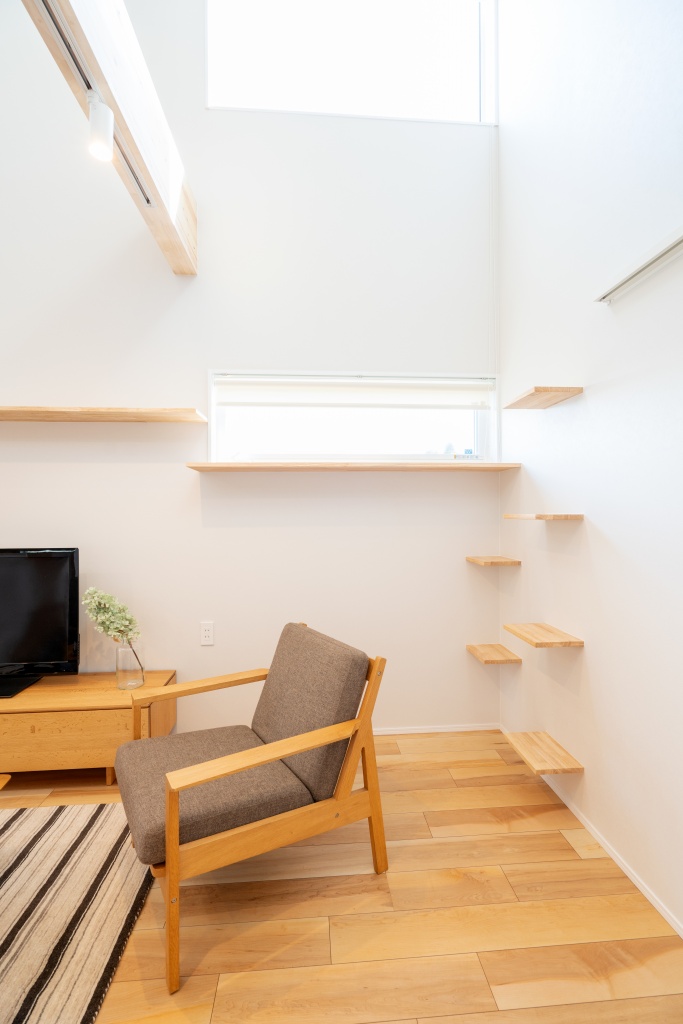 黒の焼杉外壁がかっこいい家