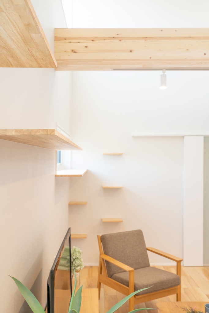 黒の焼杉外壁がかっこいい家