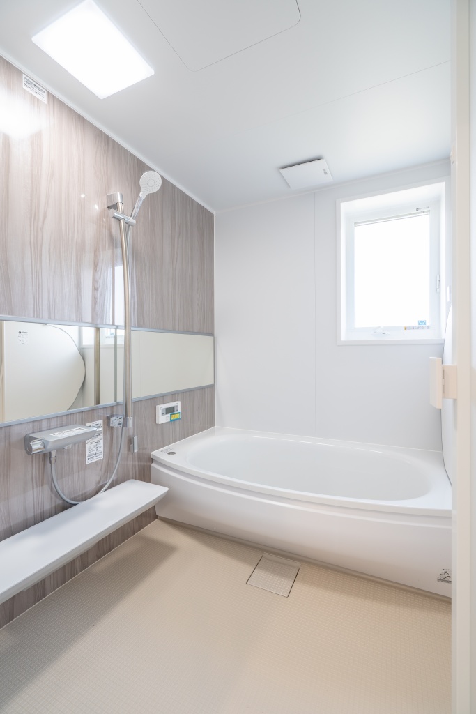 黒の焼杉外壁がかっこいい家