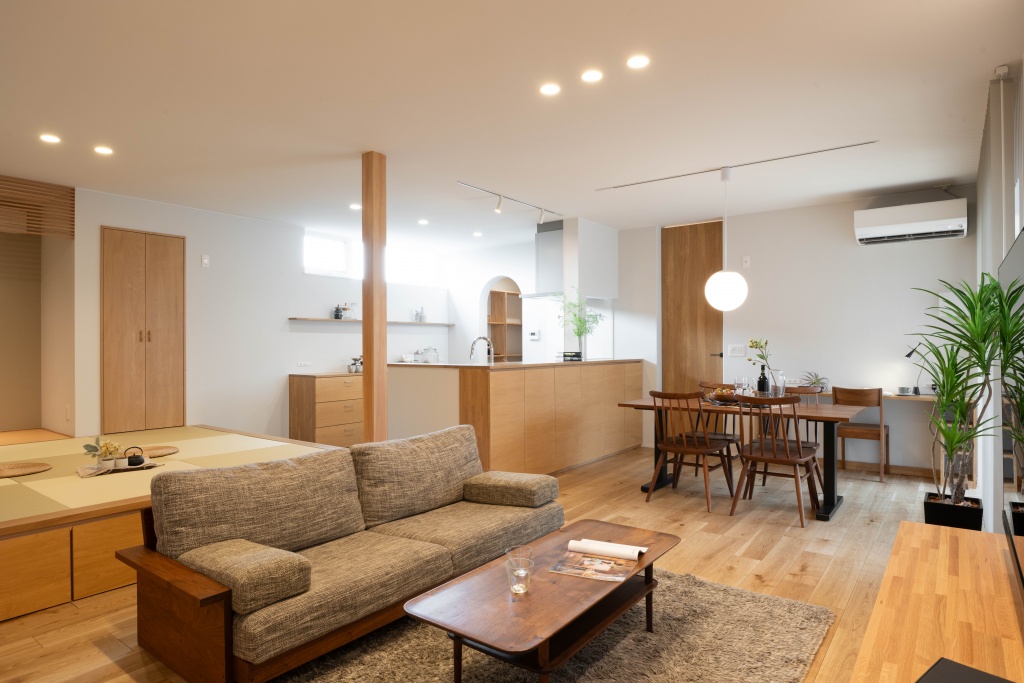 アウトドア好きに捧ぐ、趣味室のある家