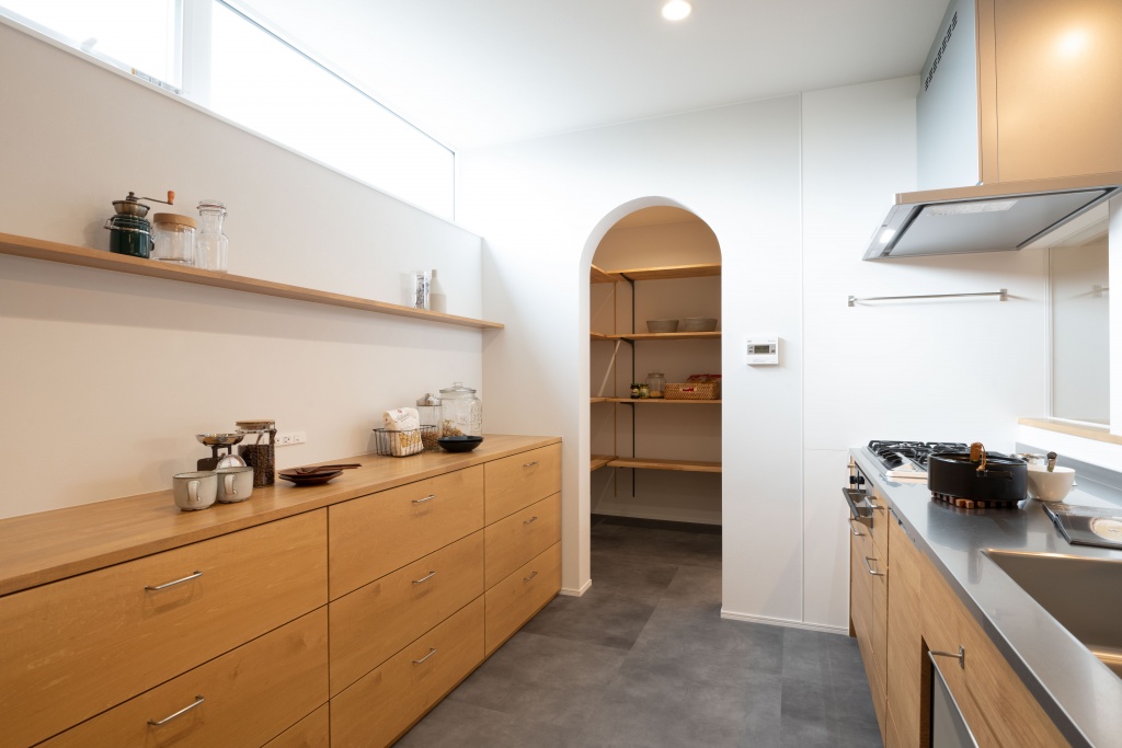 アウトドア好きに捧ぐ、趣味室のある家