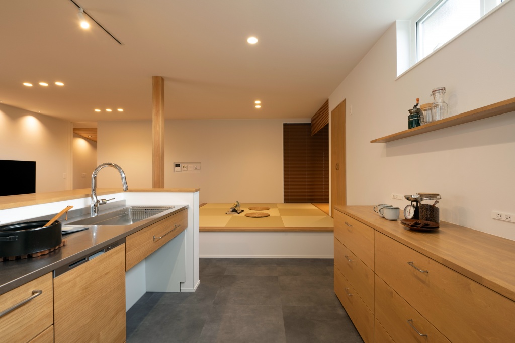 アウトドア好きに捧ぐ、趣味室のある家