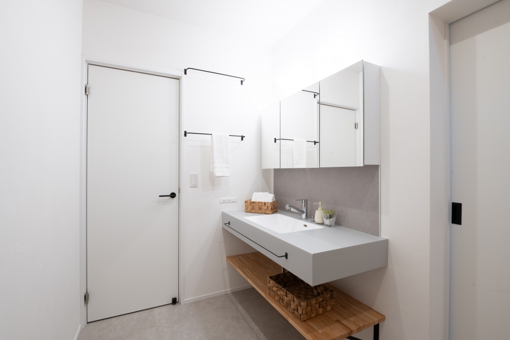 アウトドア好きに捧ぐ、趣味室のある家