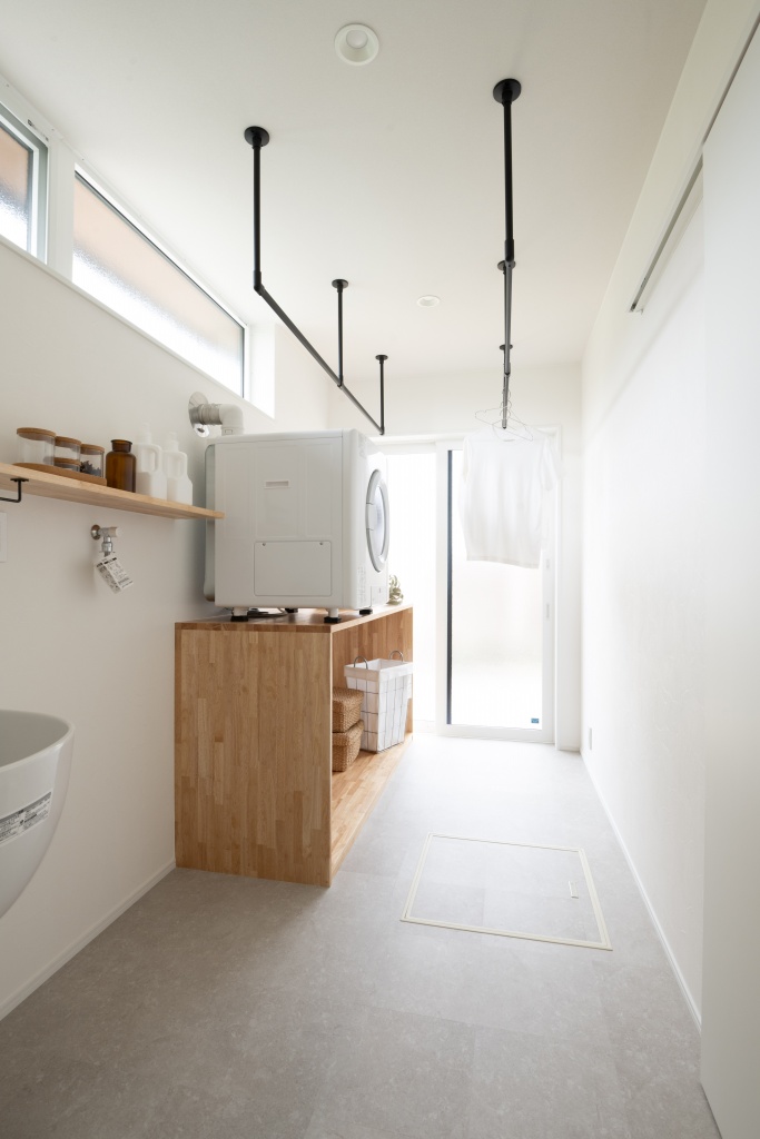 アウトドア好きに捧ぐ、趣味室のある家