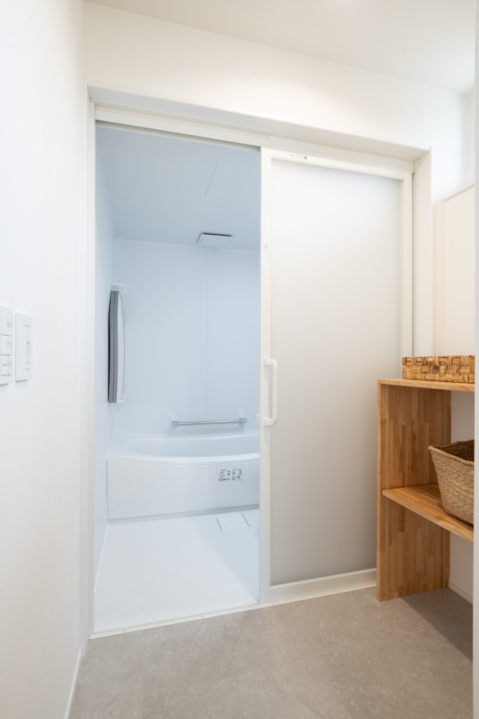 アウトドア好きに捧ぐ、趣味室のある家