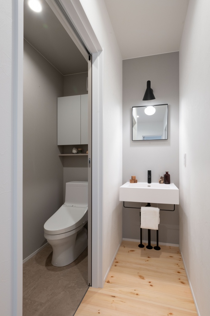 アウトドア好きに捧ぐ、趣味室のある家