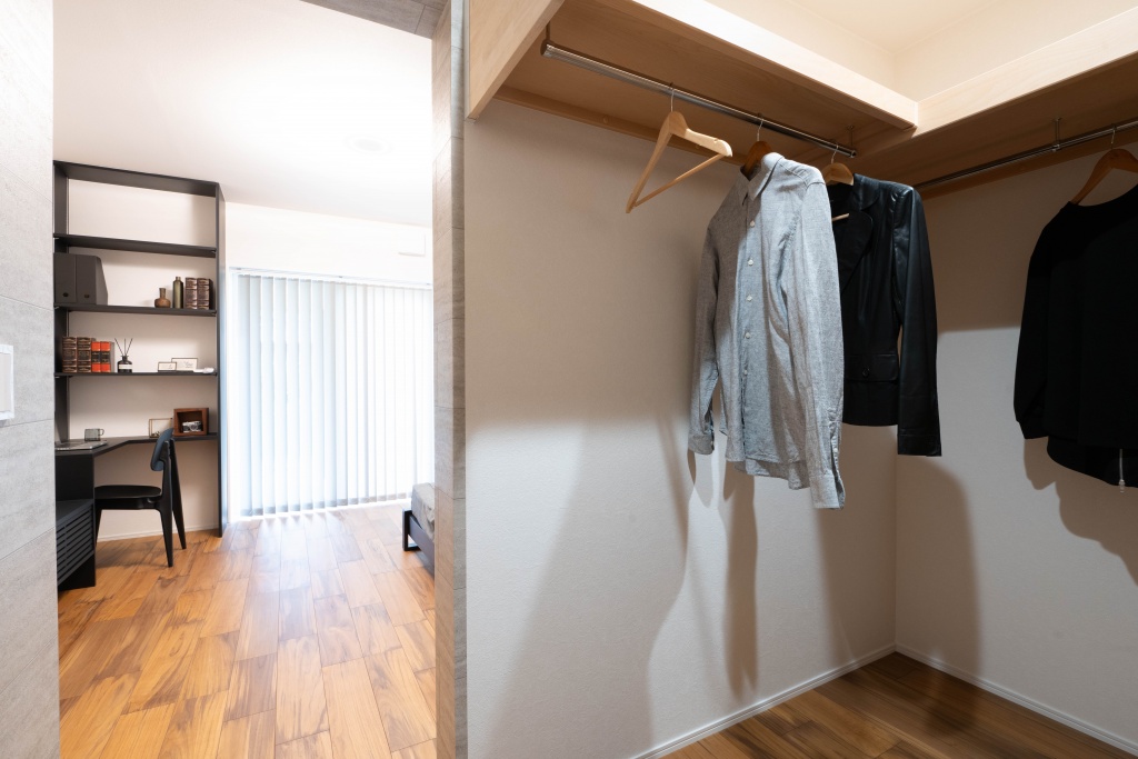 アウトドア好きに捧ぐ、趣味室のある家