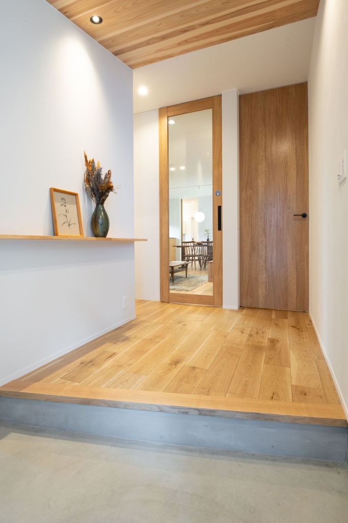 アウトドア好きに捧ぐ、趣味室のある家