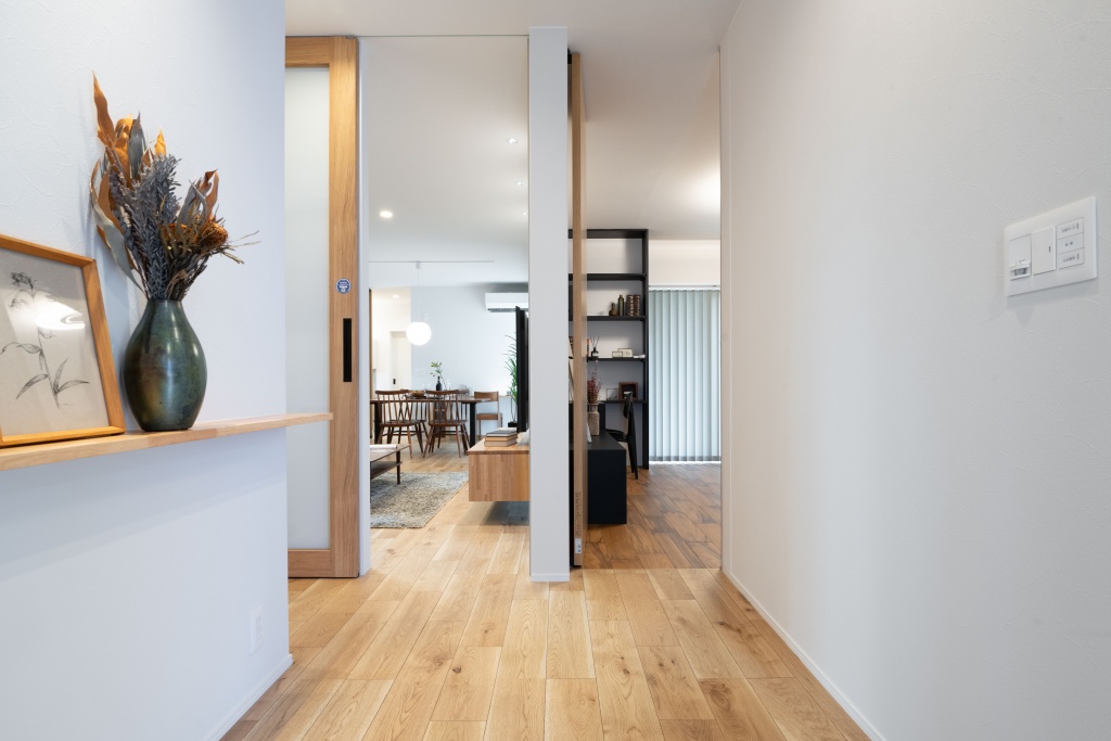 アウトドア好きに捧ぐ、趣味室のある家