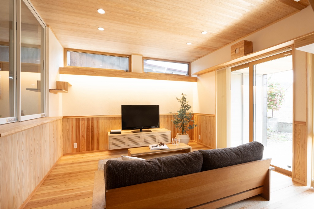 にゃんこ愛にあふれる木の香りに包まれる家