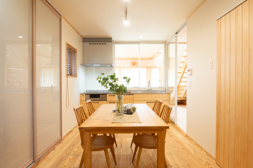 にゃんこ愛にあふれる木の香りに包まれる家