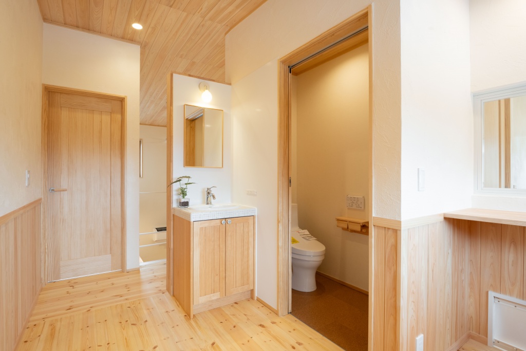 にゃんこ愛にあふれる木の香りに包まれる家