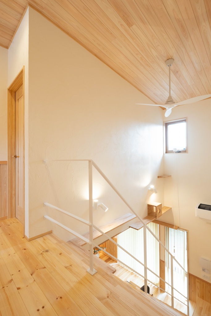 にゃんこ愛にあふれる木の香りに包まれる家