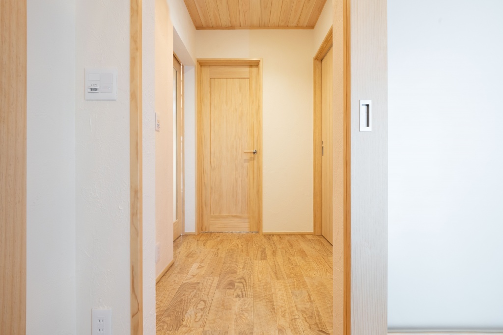 にゃんこ愛にあふれる木の香りに包まれる家