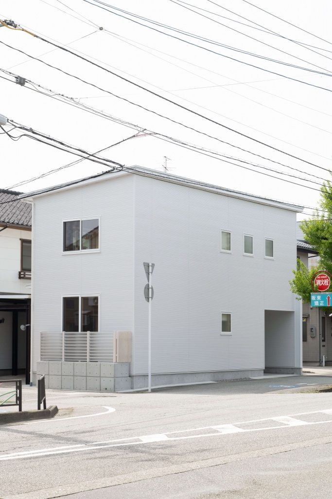 天然木でつくる大収納の家