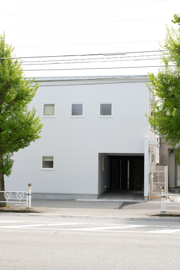 天然木でつくる大収納の家