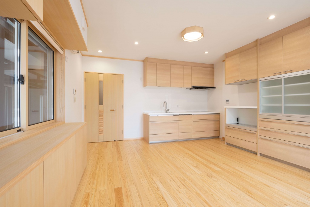 天然木でつくる大収納の家