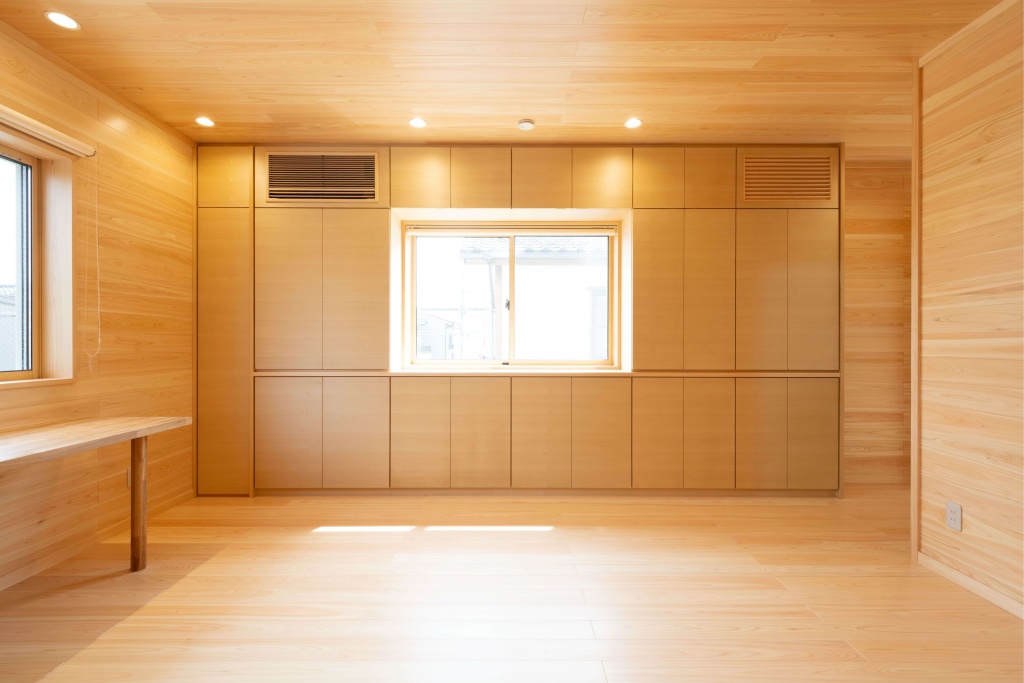 天然木でつくる大収納の家
