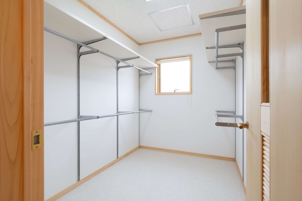 天然木でつくる大収納の家