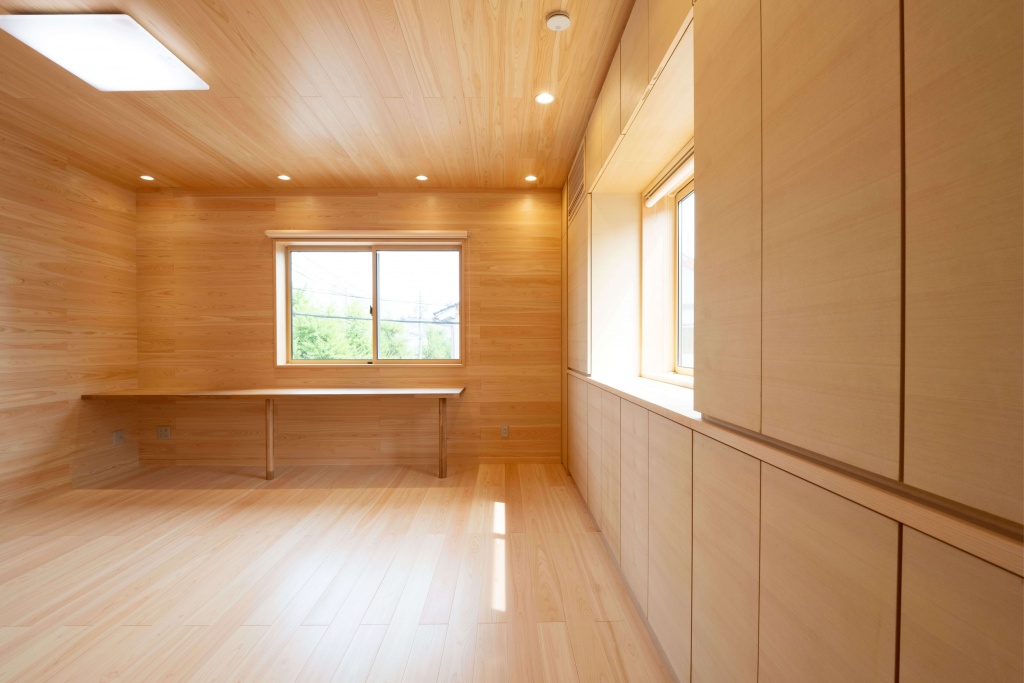 天然木でつくる大収納の家